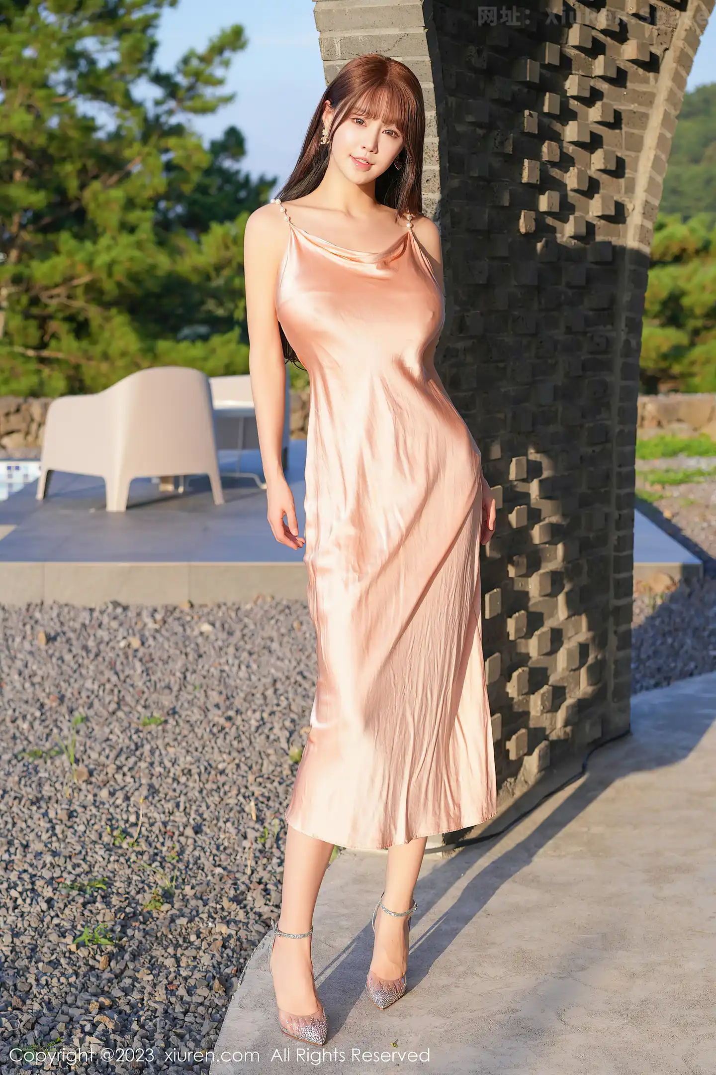 图片[3]-[XiuRen秀人网]VOL.7747 女神朱可儿Flora性感吊带长裙+粉色情趣服饰秀丰满身材诱惑写真70P-秀人网官方网站